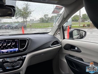 2023 Chrysler Pacifica Hybrid Touring L