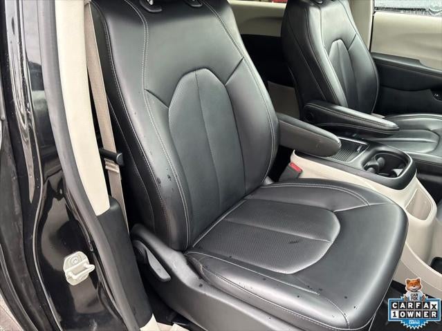 2023 Chrysler Pacifica Hybrid Touring L