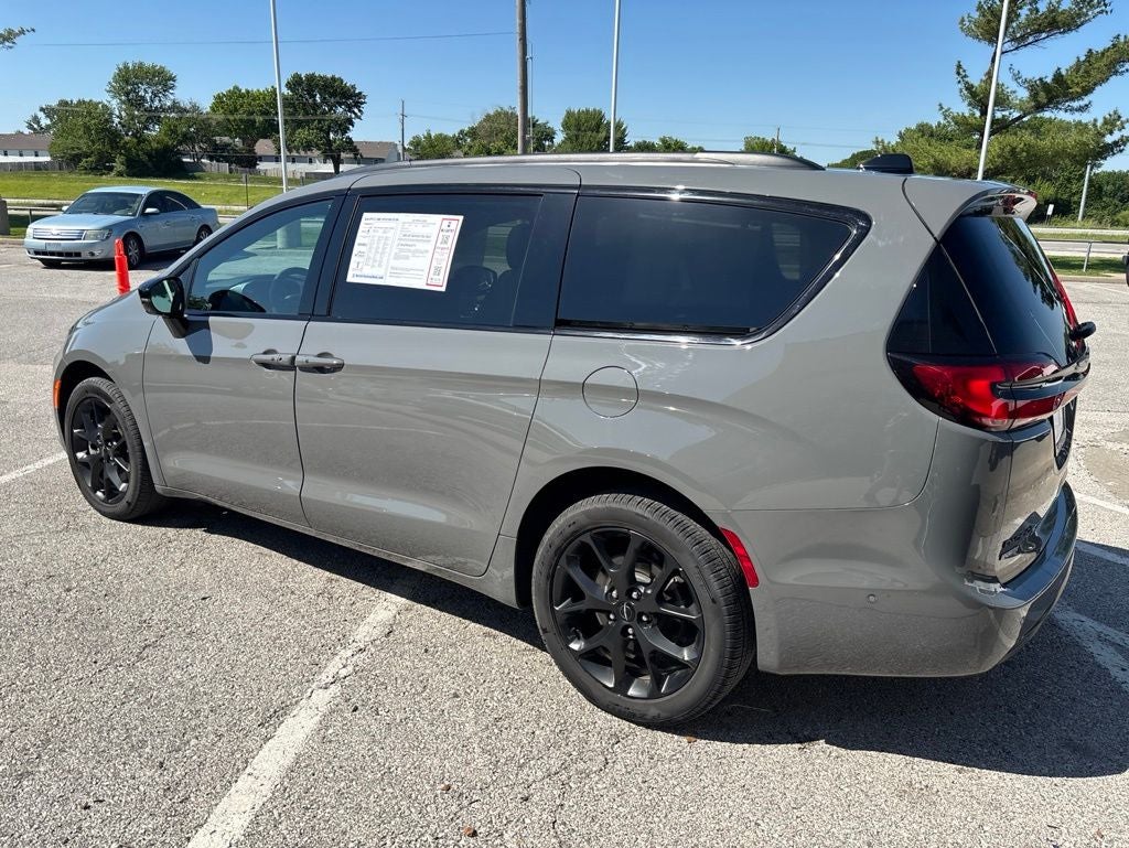 2025 Chrysler Pacifica Limited