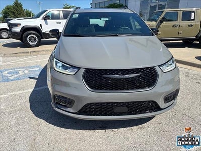 2025 Chrysler Pacifica Limited AWD