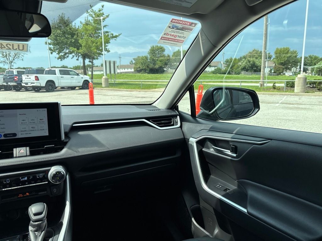2025 Toyota RAV4 XLE