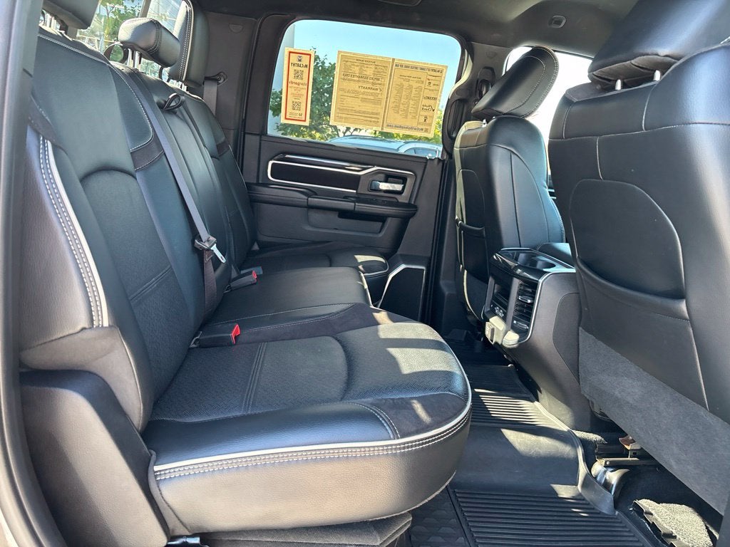 2023 RAM 3500 Laramie Crew Cab 4x4 8' Box