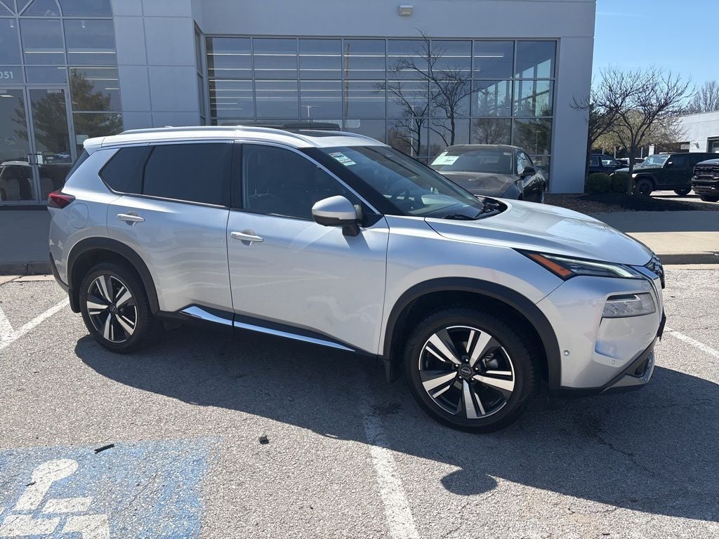 2022 Nissan Rogue SL