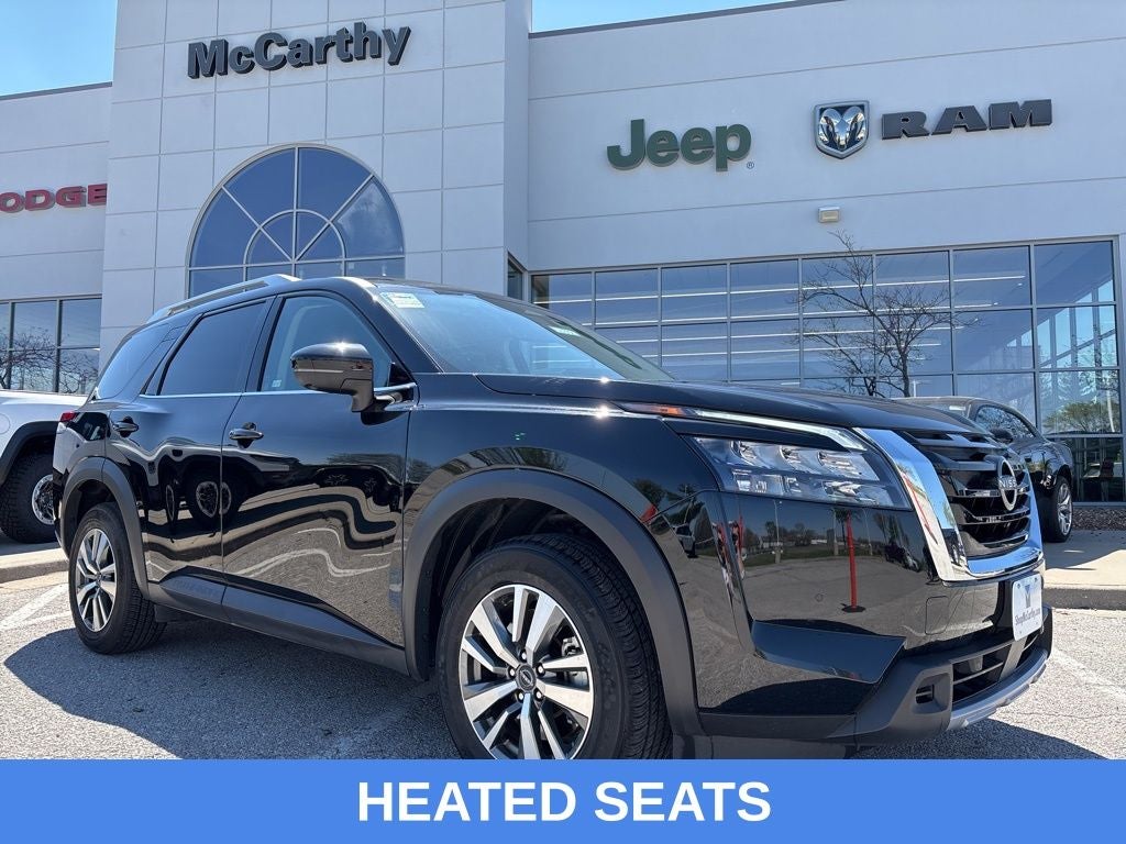 2025 Nissan Pathfinder SL