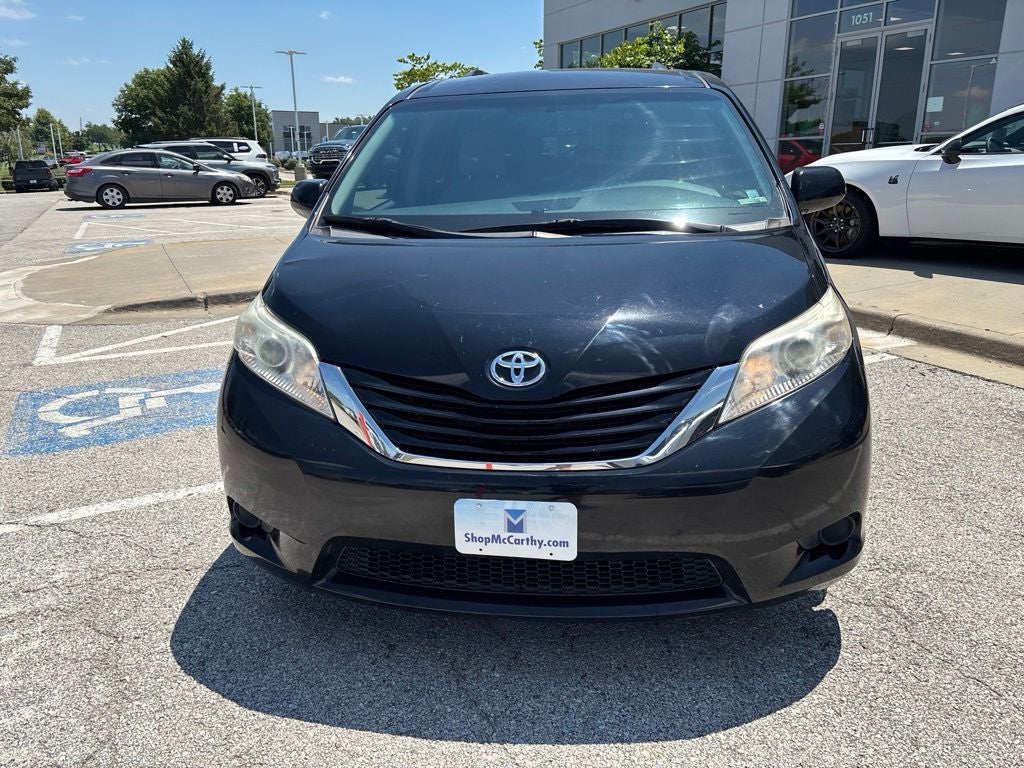 2017 Toyota Sienna LE 8 Passenger