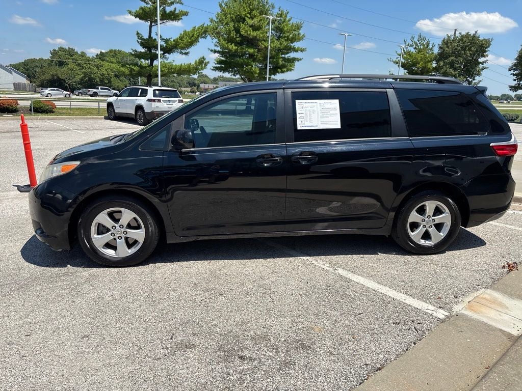 2017 Toyota Sienna LE 8 Passenger