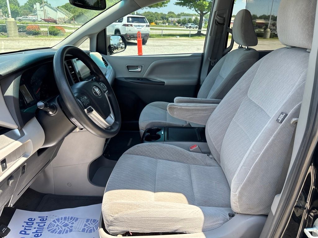 2017 Toyota Sienna LE 8 Passenger
