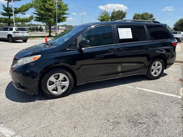 2017 Toyota Sienna LE 8 Passenger