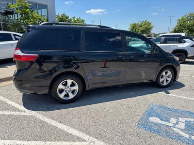 2017 Toyota Sienna LE 8 Passenger