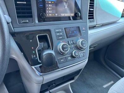 2017 Toyota Sienna LE 8 Passenger