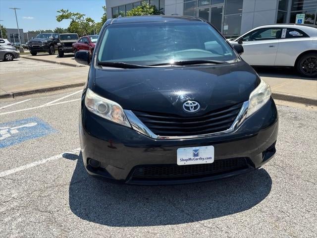 2017 Toyota Sienna LE 8 Passenger