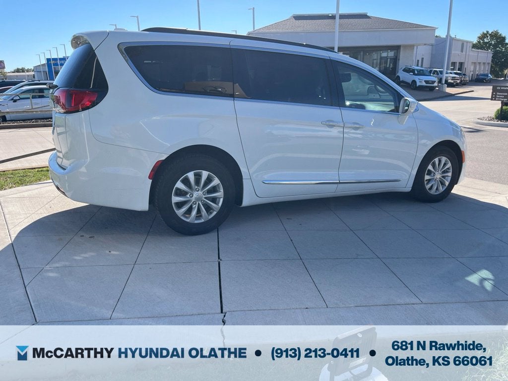 2017 Chrysler Pacifica Touring L