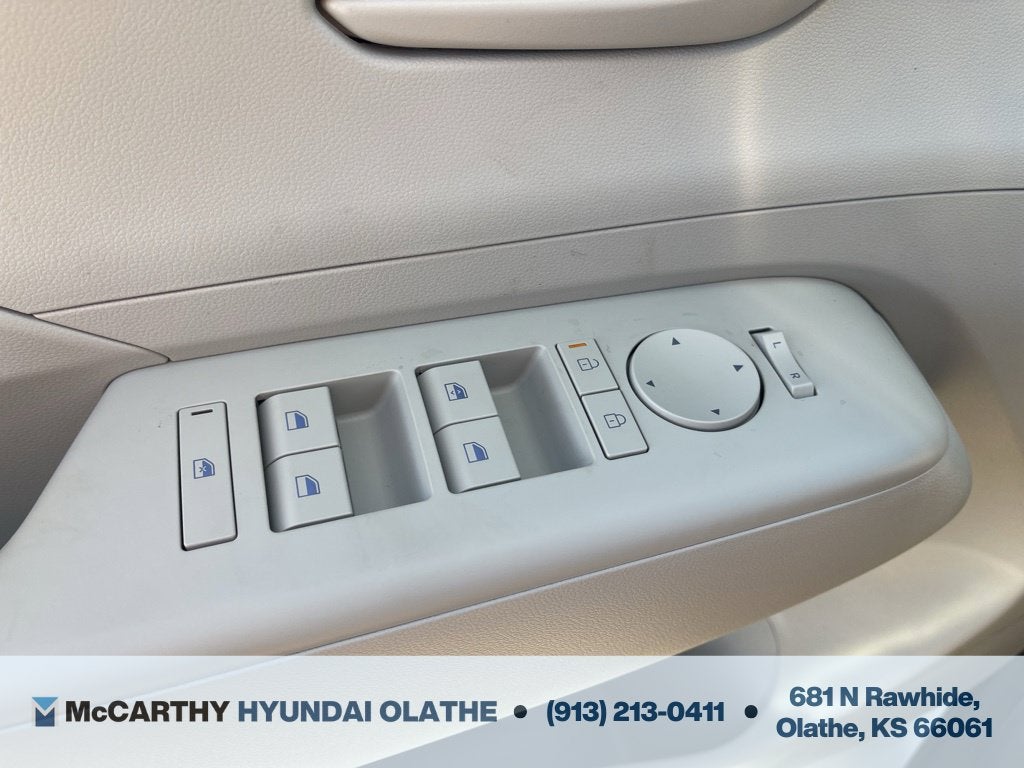 2026 Hyundai KONA SE