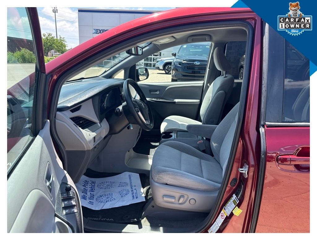2018 Toyota Sienna LE 7 Passenger