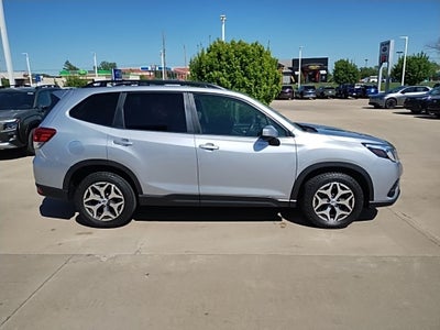 2022 Subaru Forester Premium