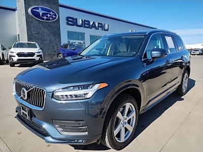 2022 Volvo XC90 T6 Momentum