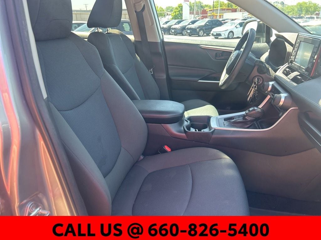 2021 Toyota RAV4 LE