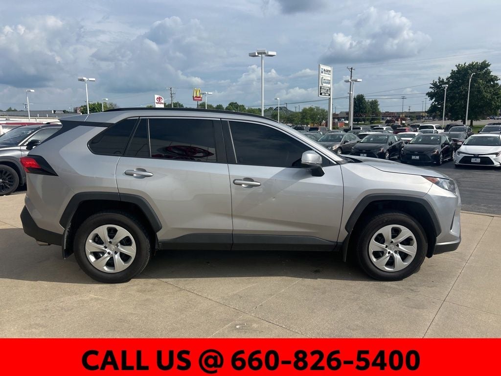 2020 Toyota RAV4 LE