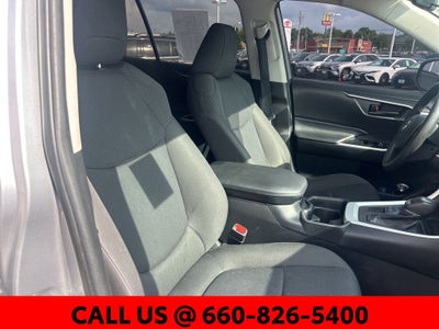2020 Toyota RAV4 LE
