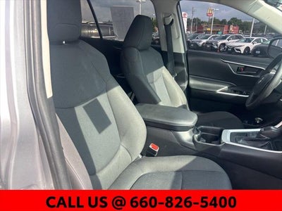 2020 Toyota RAV4 LE