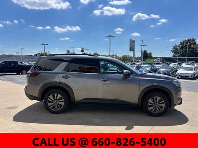 2025 Nissan Pathfinder SV