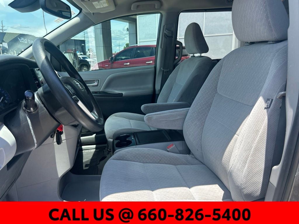 2020 Toyota Sienna LE 7 Passenger