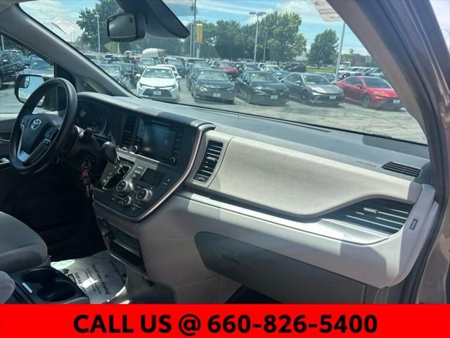 2020 Toyota Sienna LE 7 Passenger