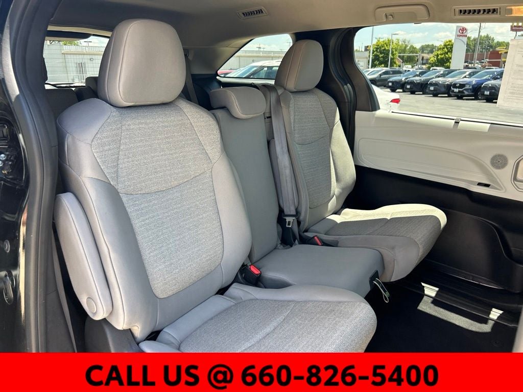 2025 Toyota Sienna LE 8 Passenger