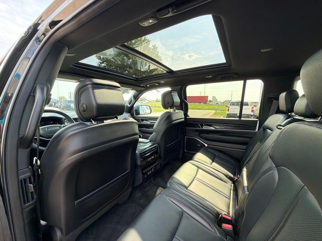 2024 Jeep Wagoneer Base