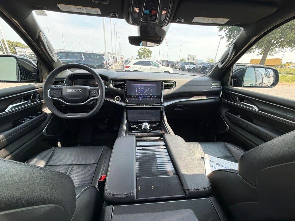 2024 Jeep Wagoneer Base