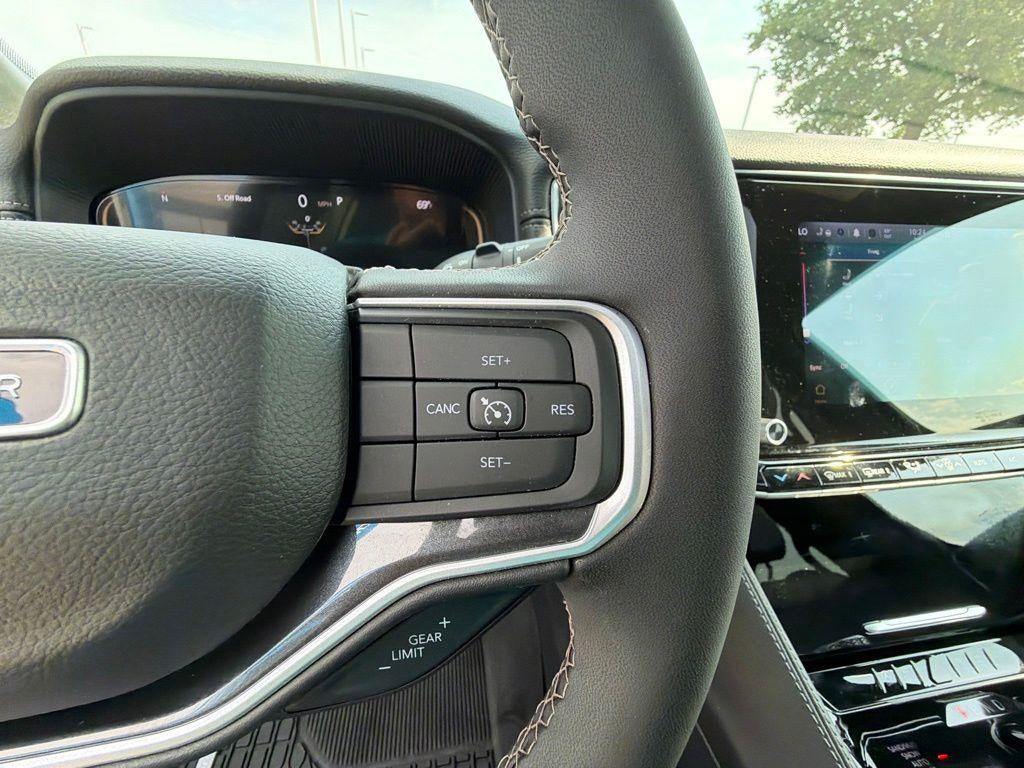 2024 Jeep Wagoneer Base