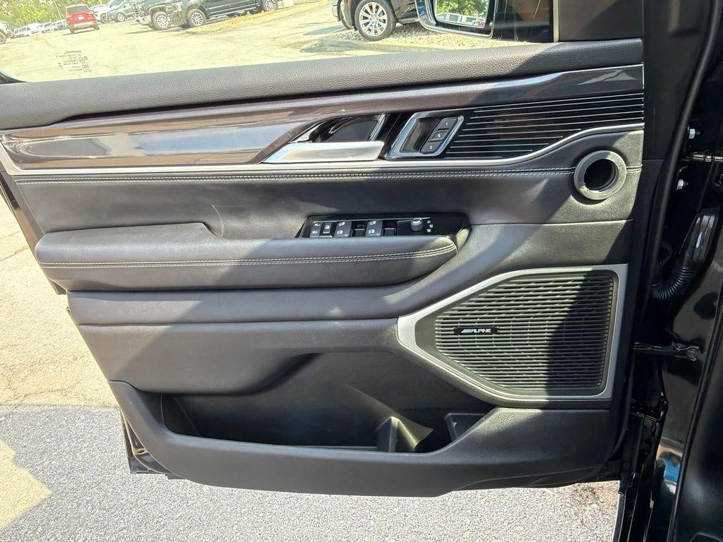 2024 Jeep Wagoneer Base