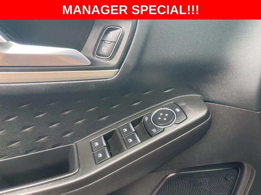 2020 Ford Escape SE