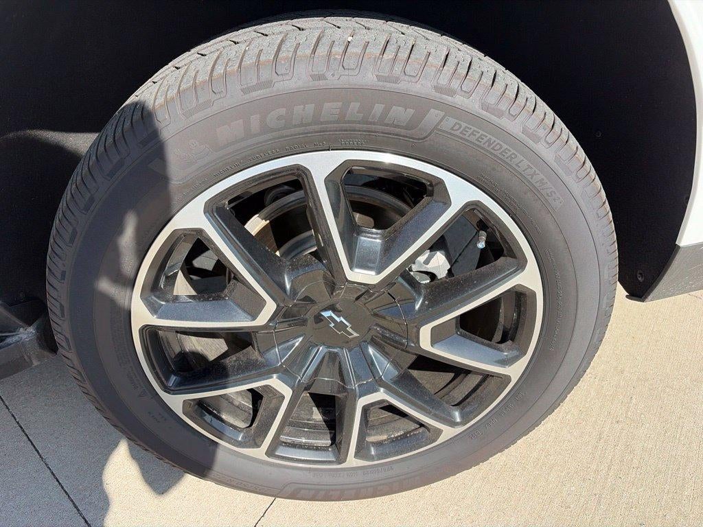 2024 Chevrolet Suburban RST