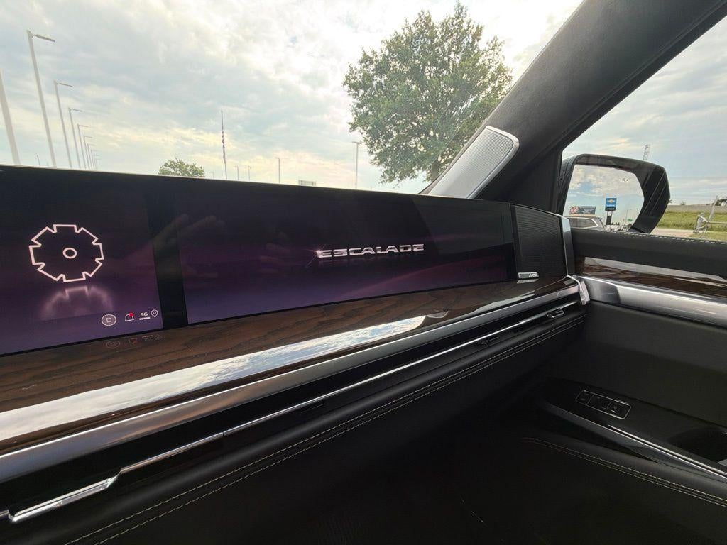 2025 Cadillac Escalade Sport Platinum