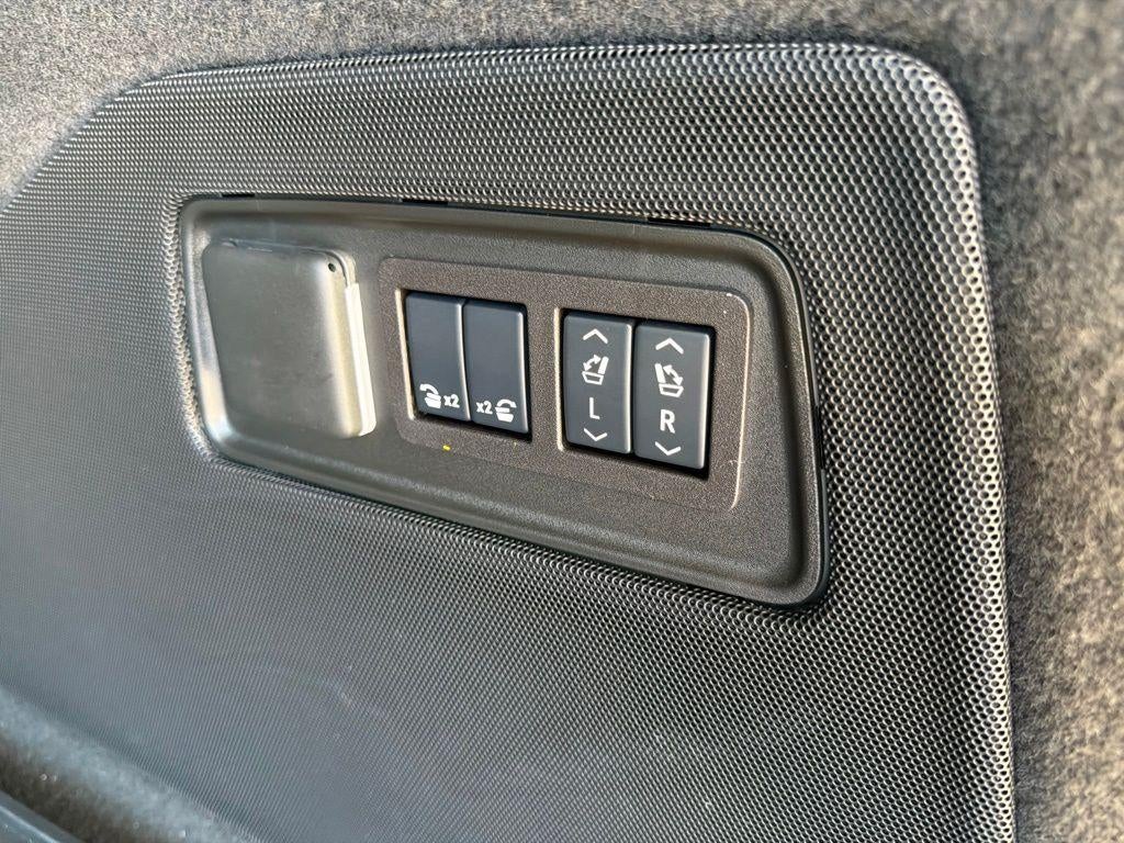 2025 Cadillac Escalade ESV Sport Platinum