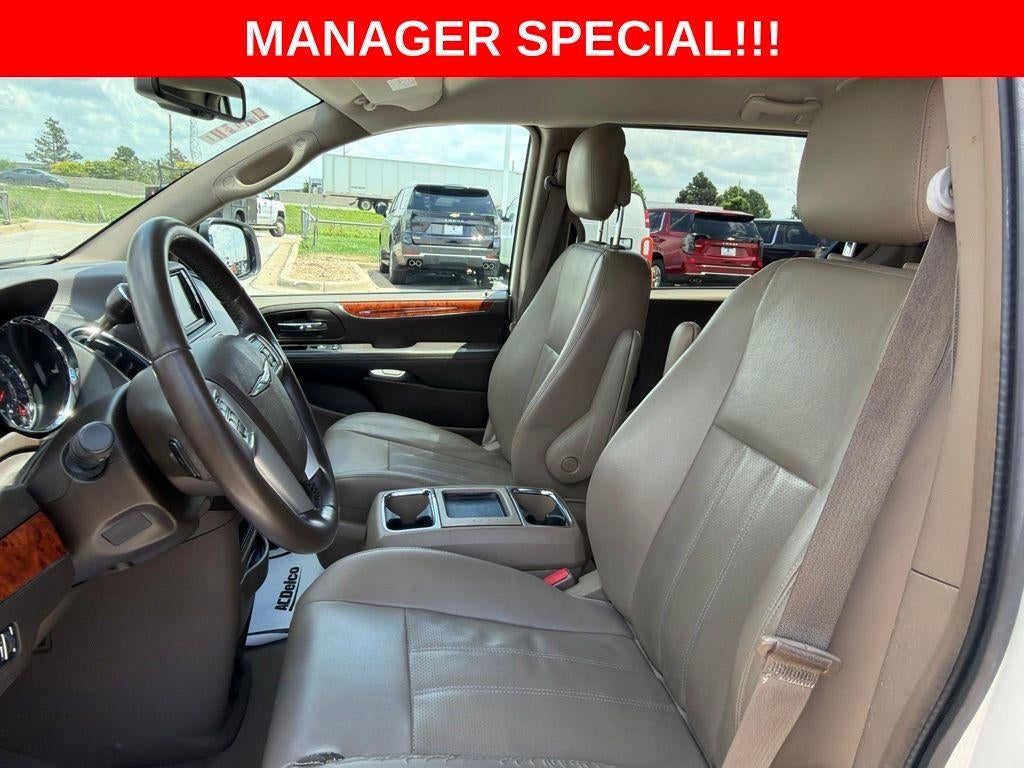 2012 Chrysler Town & Country Touring