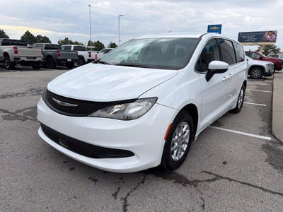 2022 Chrysler Voyager LX