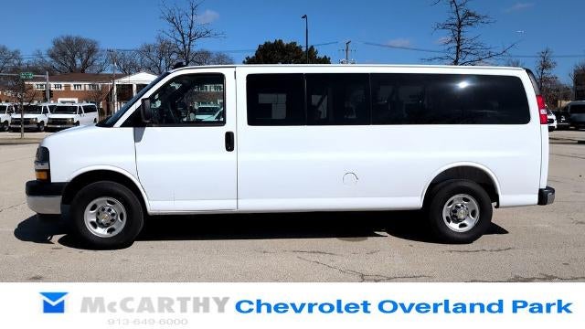 2025 Chevrolet Express Passenger 1LT
