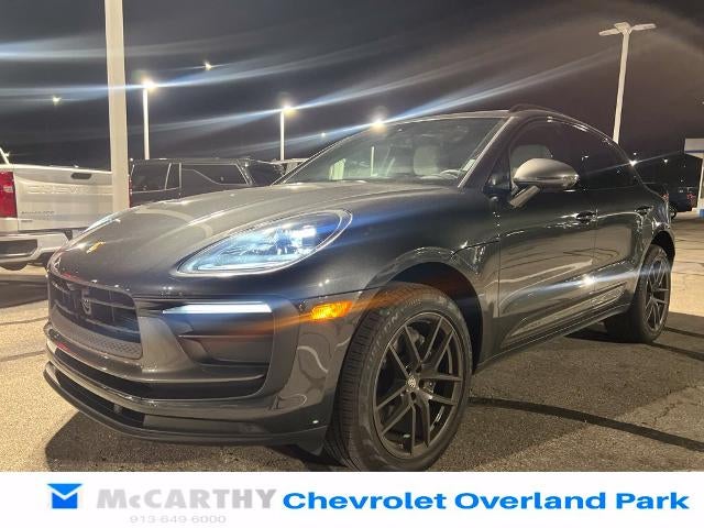 2025 Porsche Macan Base
