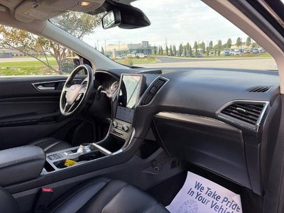 2022 Ford Edge Titanium