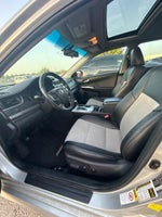 2014 Toyota Camry Hybrid LE