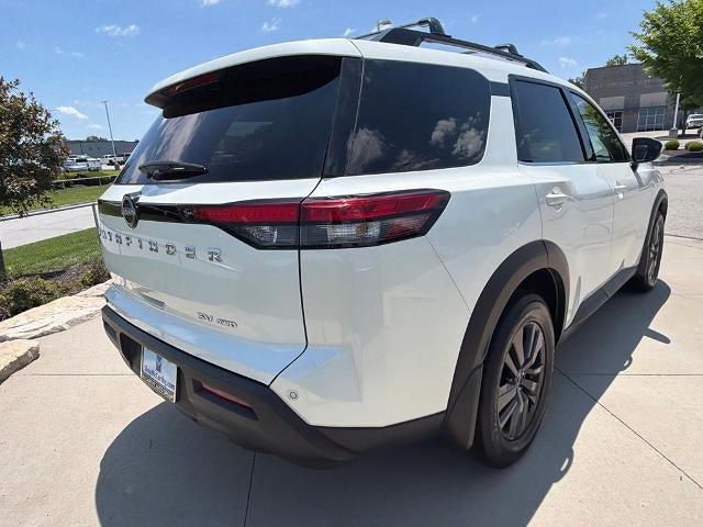 2022 Nissan Pathfinder SV