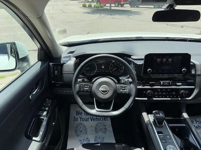 2022 Nissan Pathfinder SV
