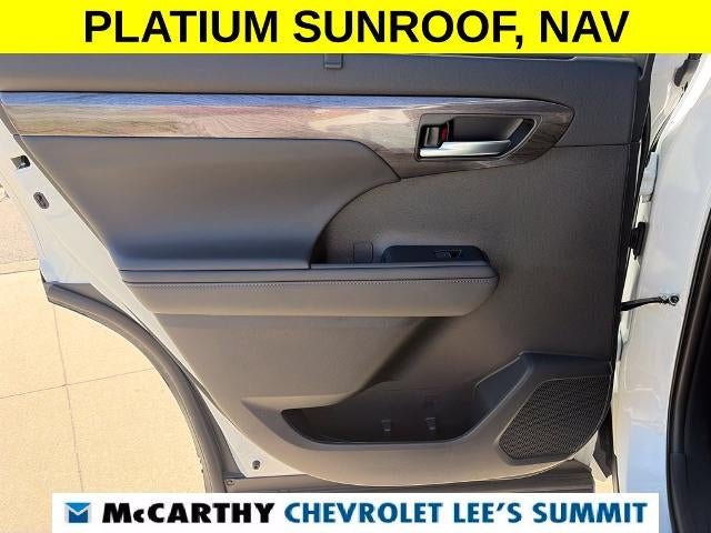 2026 Toyota Highlander Hybrid Platinum