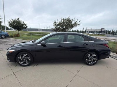 2024 Hyundai ELANTRA Limited