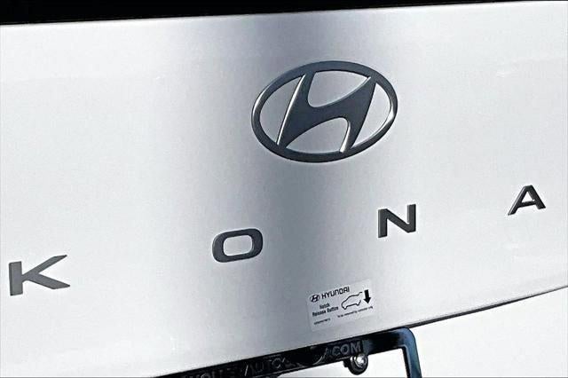 2026 Hyundai KONA SE