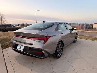 2025 Hyundai ELANTRA Limited