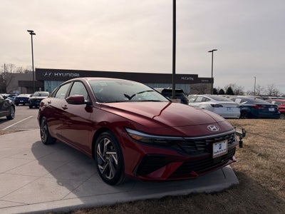 2025 Hyundai ELANTRA Limited