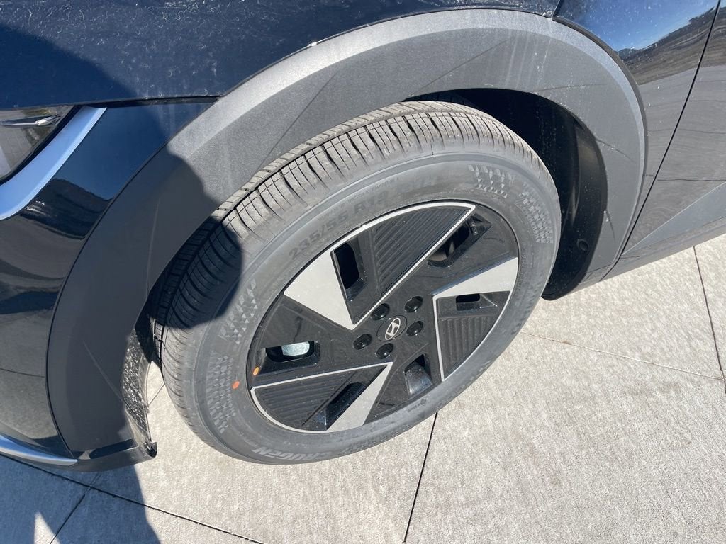 2026 Hyundai IONIQ 5 SE